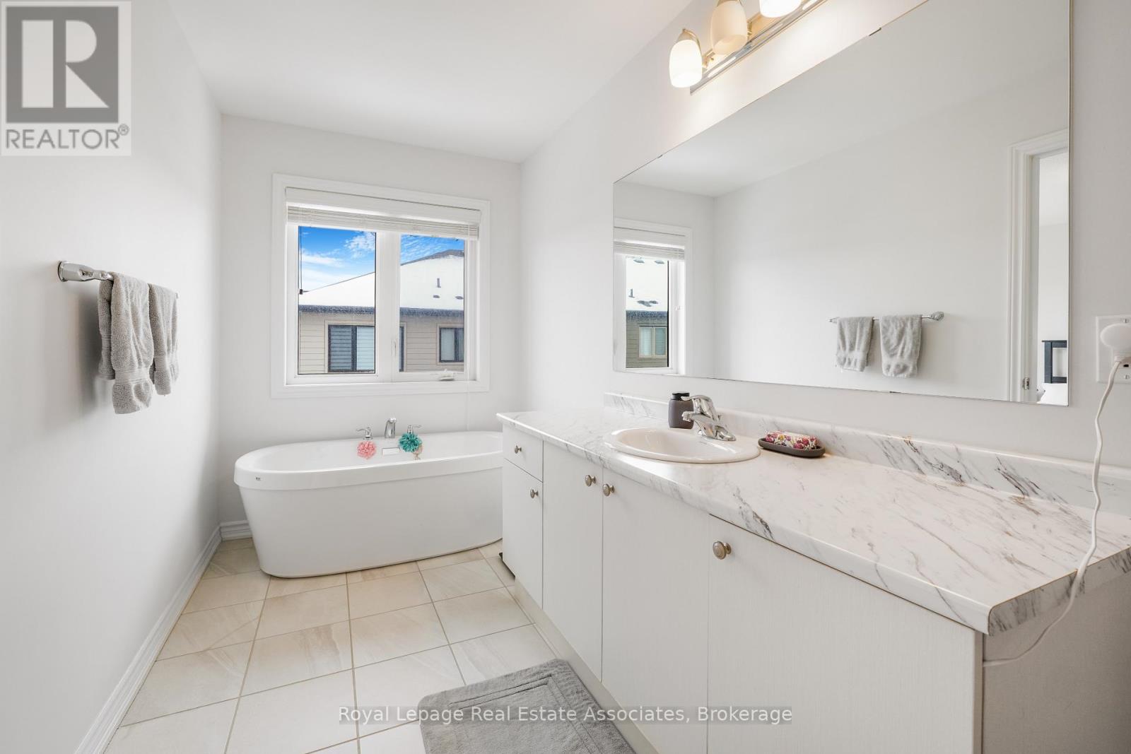 376 Wheat Boom Drive, Oakville, Ontario  L6H 0R4 - Photo 19 - W12595684