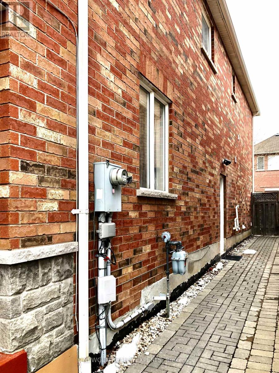 (Bsmt) - 3217 Respond Road, Mississauga, Ontario  L5M 7X5 - Photo 2 - W12595718