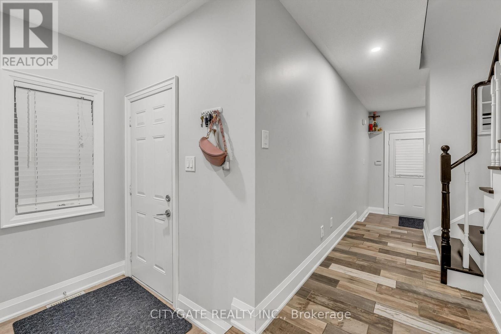 151 Spicebush Terrace, Brampton, Ontario  L6X 0K6 - Photo 4 - W12595746