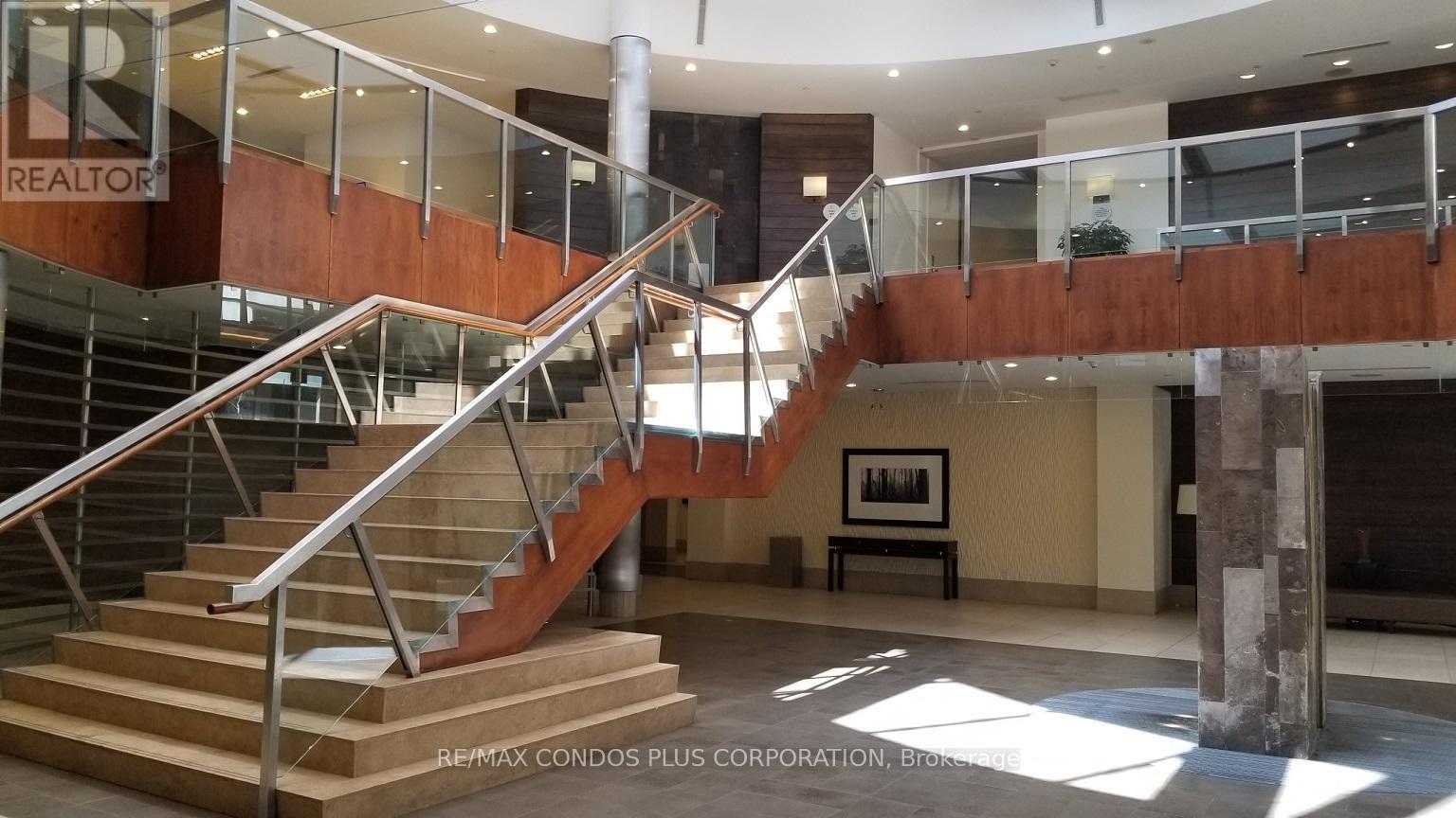 1509 - 3880 Duke Of York Boulevard, Mississauga, Ontario  L5B 4M7 - Photo 4 - W12595762