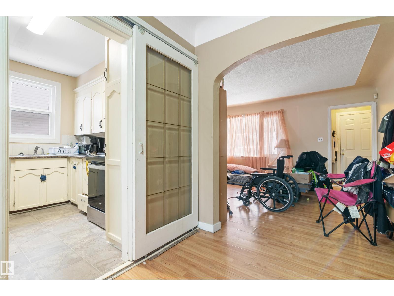 10833 109 St Nw, Edmonton, Alberta  T5H 3B9 - Photo 4 - E4467265