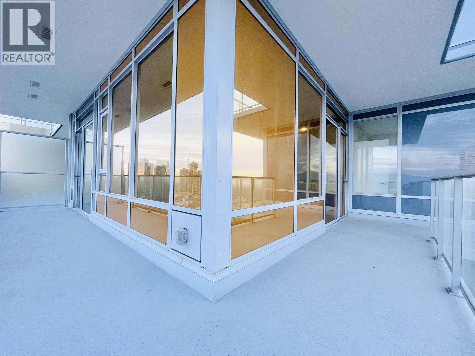 2508 6383 Mckay Avenue, Burnaby, British Columbia  V5H 0H8 - Photo 12 - R3071408