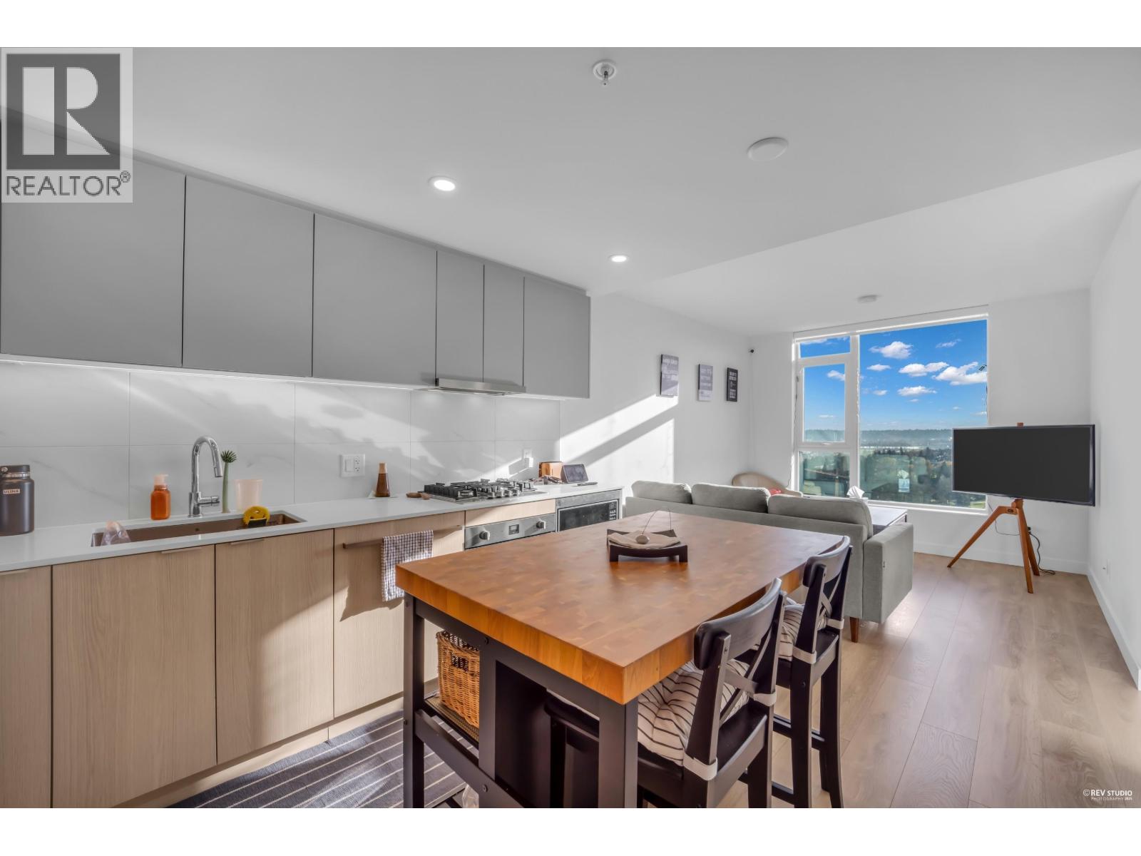 2101 308 Alderson Avenue, Coquitlam, British Columbia V3K 0J2 - Photo 11 - R3071552