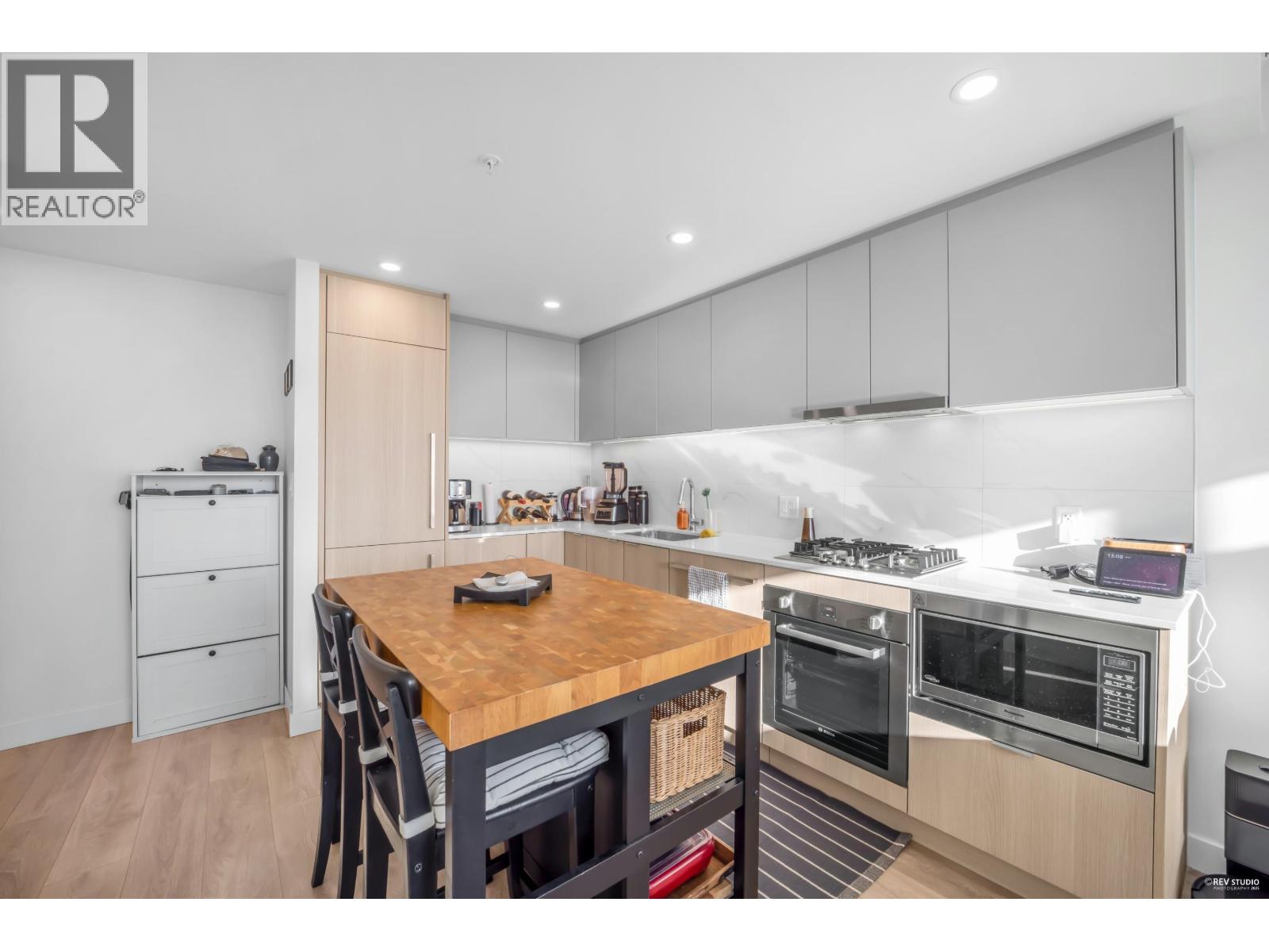 2101 308 Alderson Avenue, Coquitlam, British Columbia V3K 0J2 - Photo 12 - R3071552