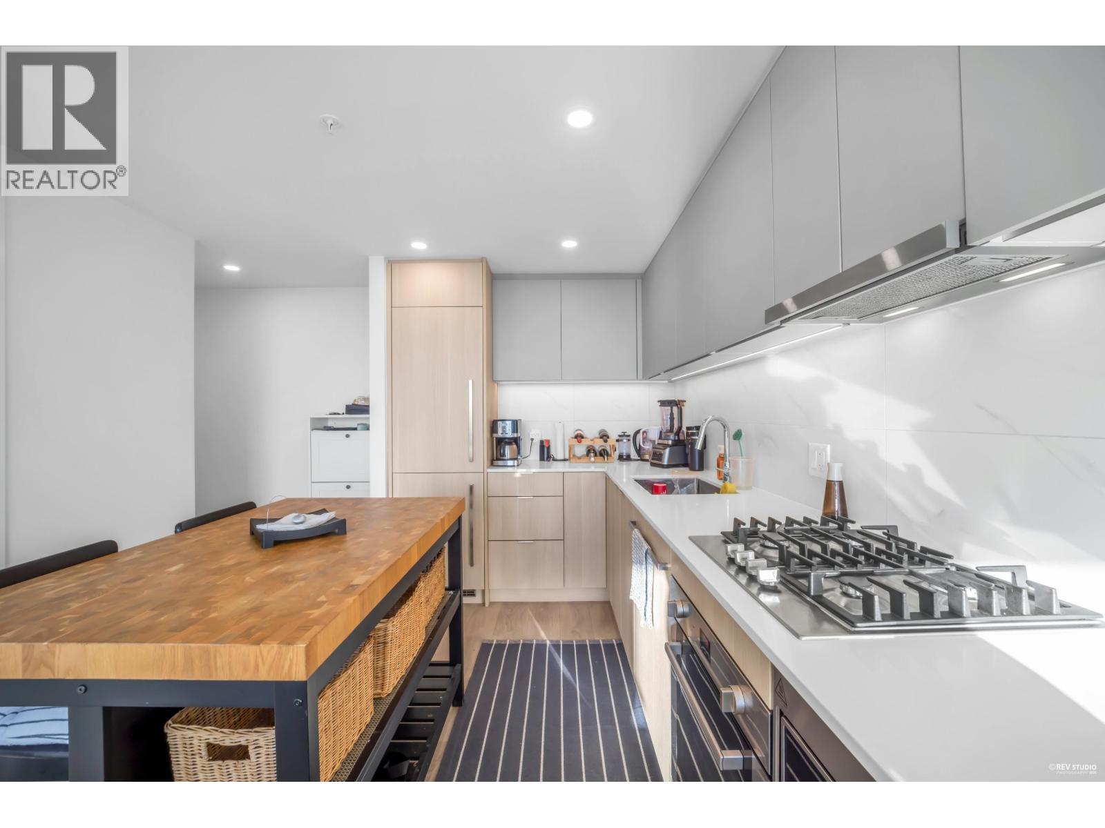 2101 308 Alderson Avenue, Coquitlam, British Columbia V3K 0J2 - Photo 9 - R3071552