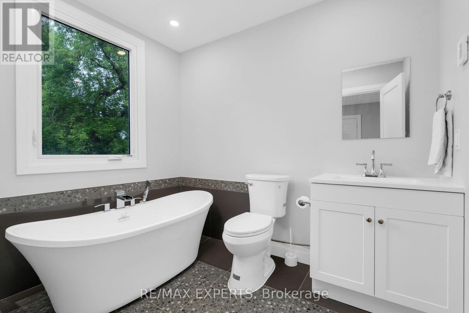 598320 2nd Line W, Mulmur, Ontario  L9V 0B6 - Photo 12 - X12595648