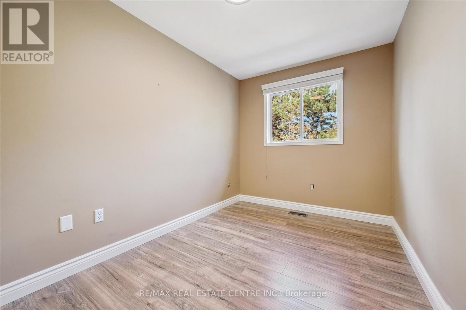 5 - 589 Beechwood Drive, Waterloo, Ontario  N2T 2K9 - Photo 12 - X12595722