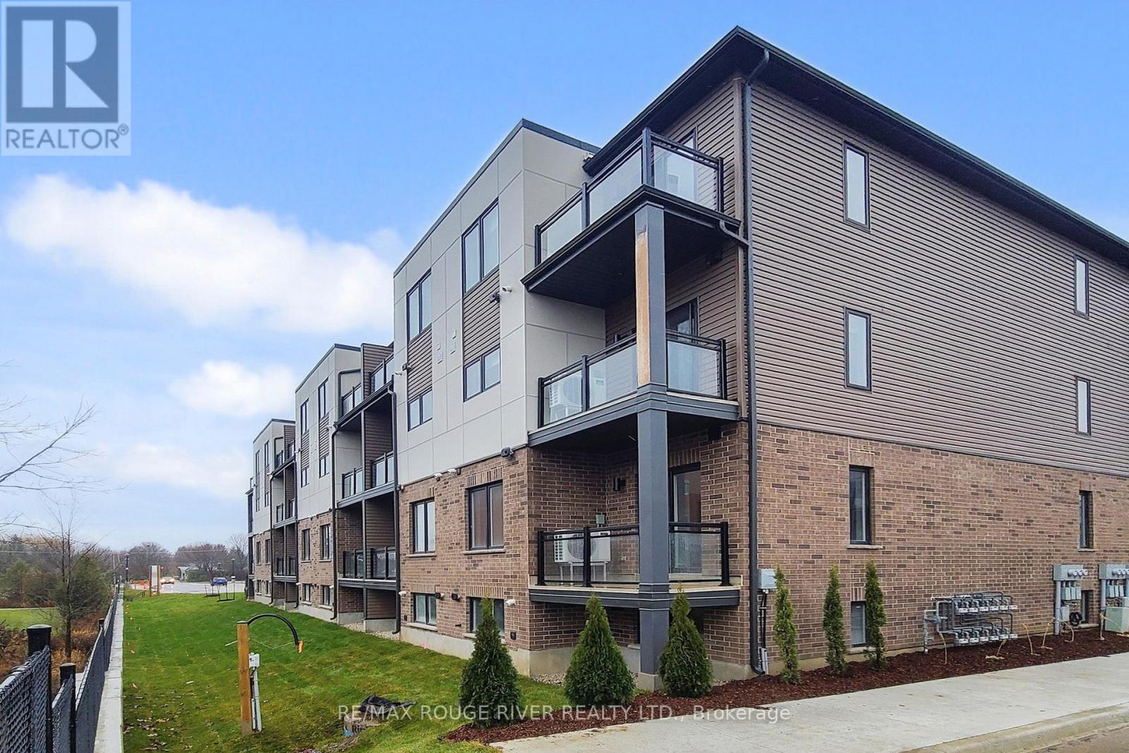 95 - 940 St David Street N, Centre Wellington, Ontario N1M 0L7 - Photo 46 - X12595736