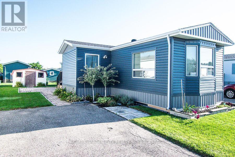 4585 Rachael Lane, Lincoln (Beamsville), Ontario  L3J 0W1 - Photo 1 - X12595828