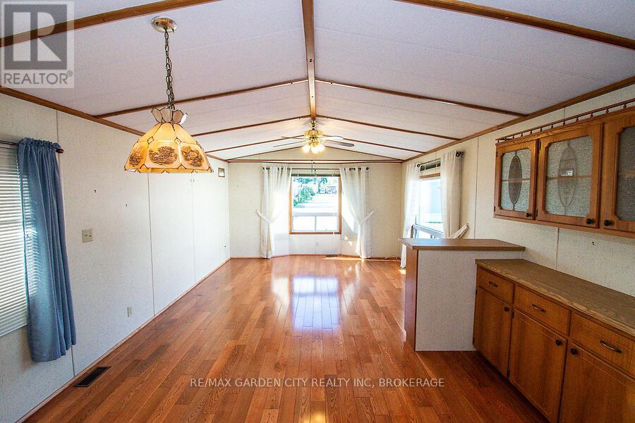 4585 Rachael Lane, Lincoln (Beamsville), Ontario  L3J 0W1 - Photo 10 - X12595828