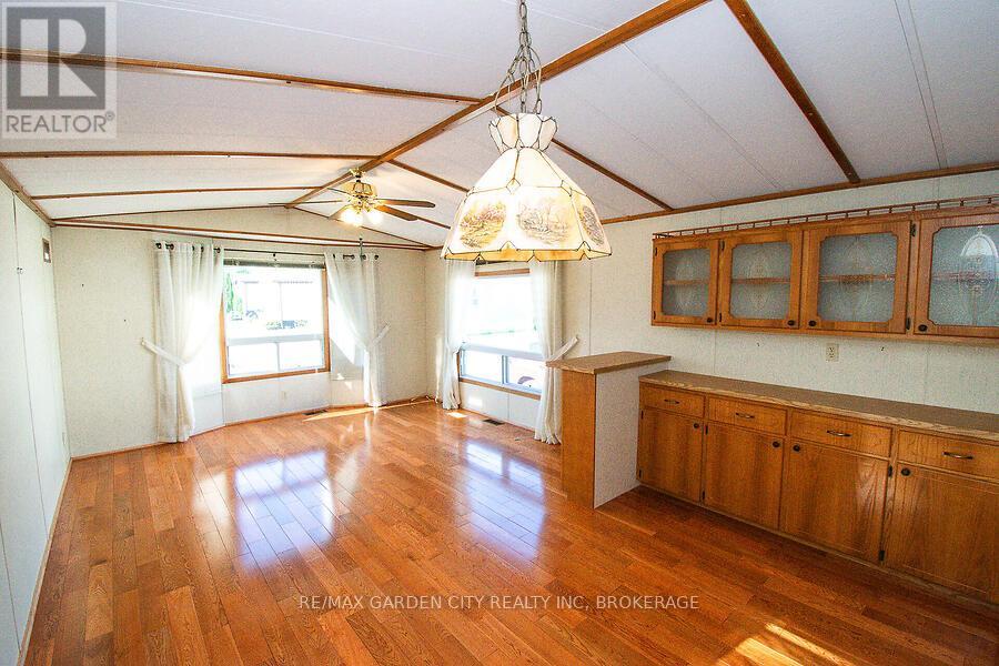 4585 Rachael Lane, Lincoln (Beamsville), Ontario  L3J 0W1 - Photo 11 - X12595828