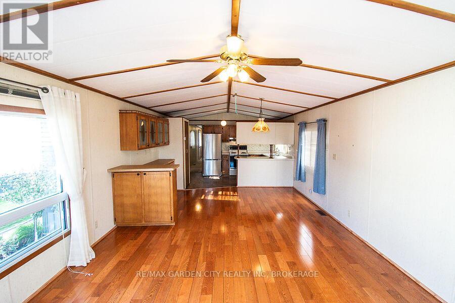 4585 Rachael Lane, Lincoln (Beamsville), Ontario  L3J 0W1 - Photo 12 - X12595828