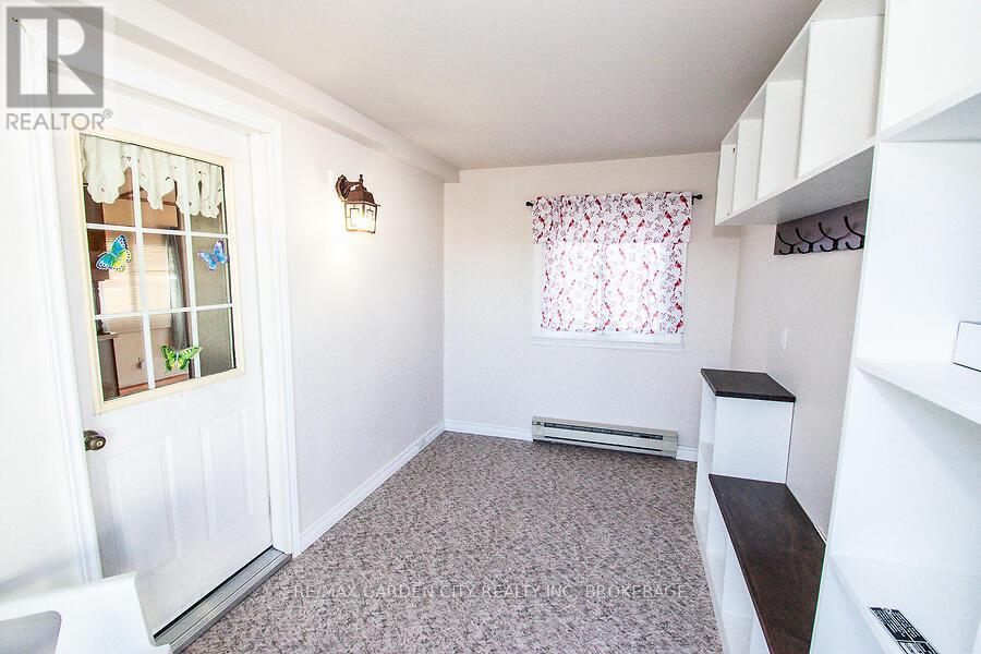 4585 Rachael Lane, Lincoln (Beamsville), Ontario  L3J 0W1 - Photo 6 - X12595828