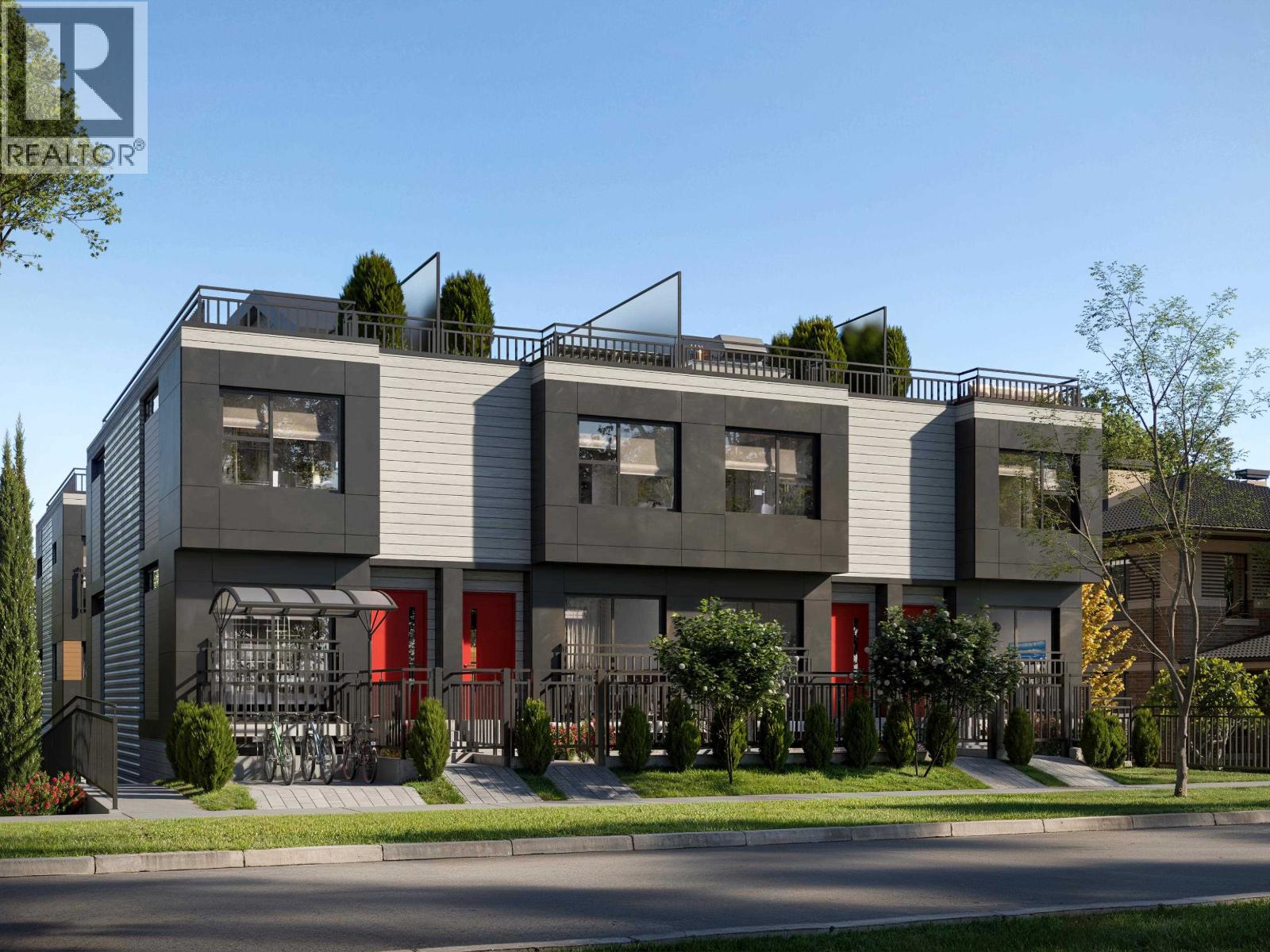 108 586 Thompson Avenue, Coquitlam, British Columbia  V0V 0V0 - Photo 1 - R3071609