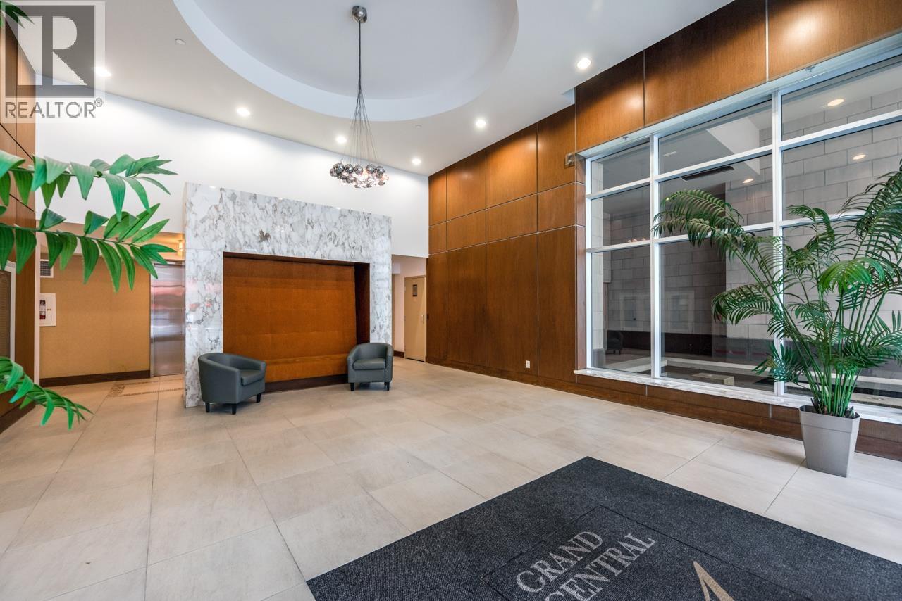 1201 2978 Glen Drive, Coquitlam, British Columbia  V3B 0C3 - Photo 2 - R3071615