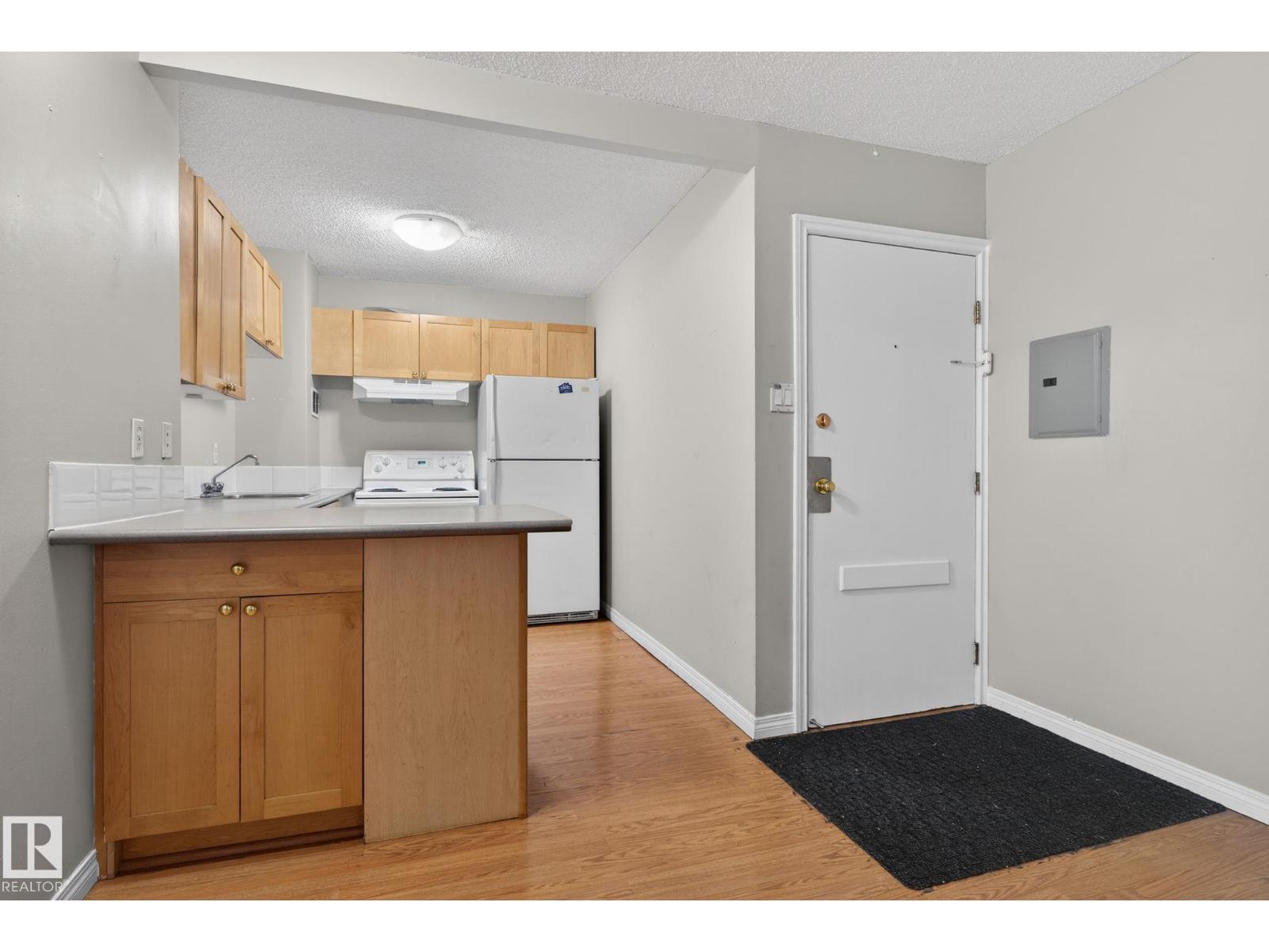 #703 9730 106 St Nw, Edmonton, Alberta  T5K 1B7 - Photo 3 - E4467275