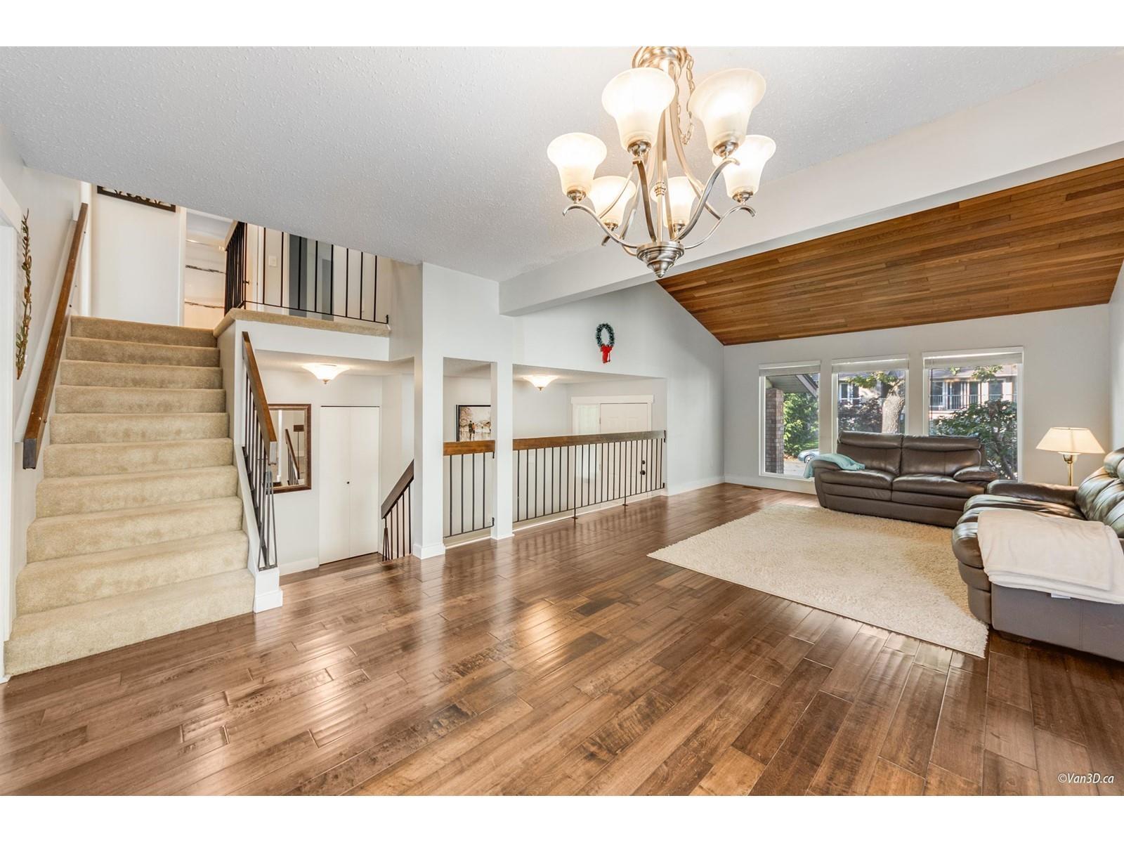 149xx Southmere Pl Surrey, White Rock, British Columbia V4B 2J5 - Photo 2 - R3071649