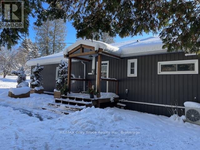 495204 Traverston Road, West Grey, Ontario  N0C 1H0 - Photo 3 - X12458226