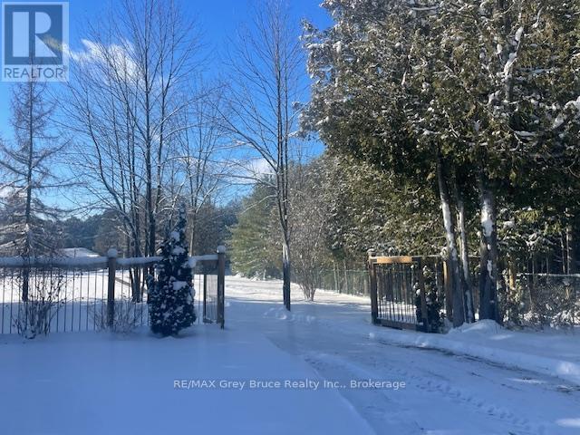 495204 Traverston Road, West Grey, Ontario  N0C 1H0 - Photo 6 - X12458226