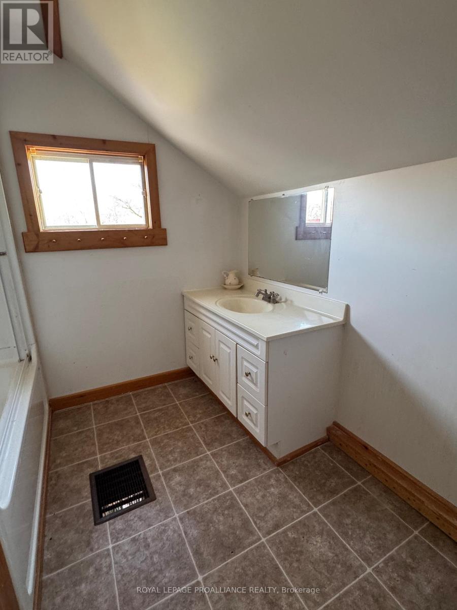 31 O'brien Street, Marmora And Lake, Ontario  K0K 2M0 - Photo 8 - X12595356