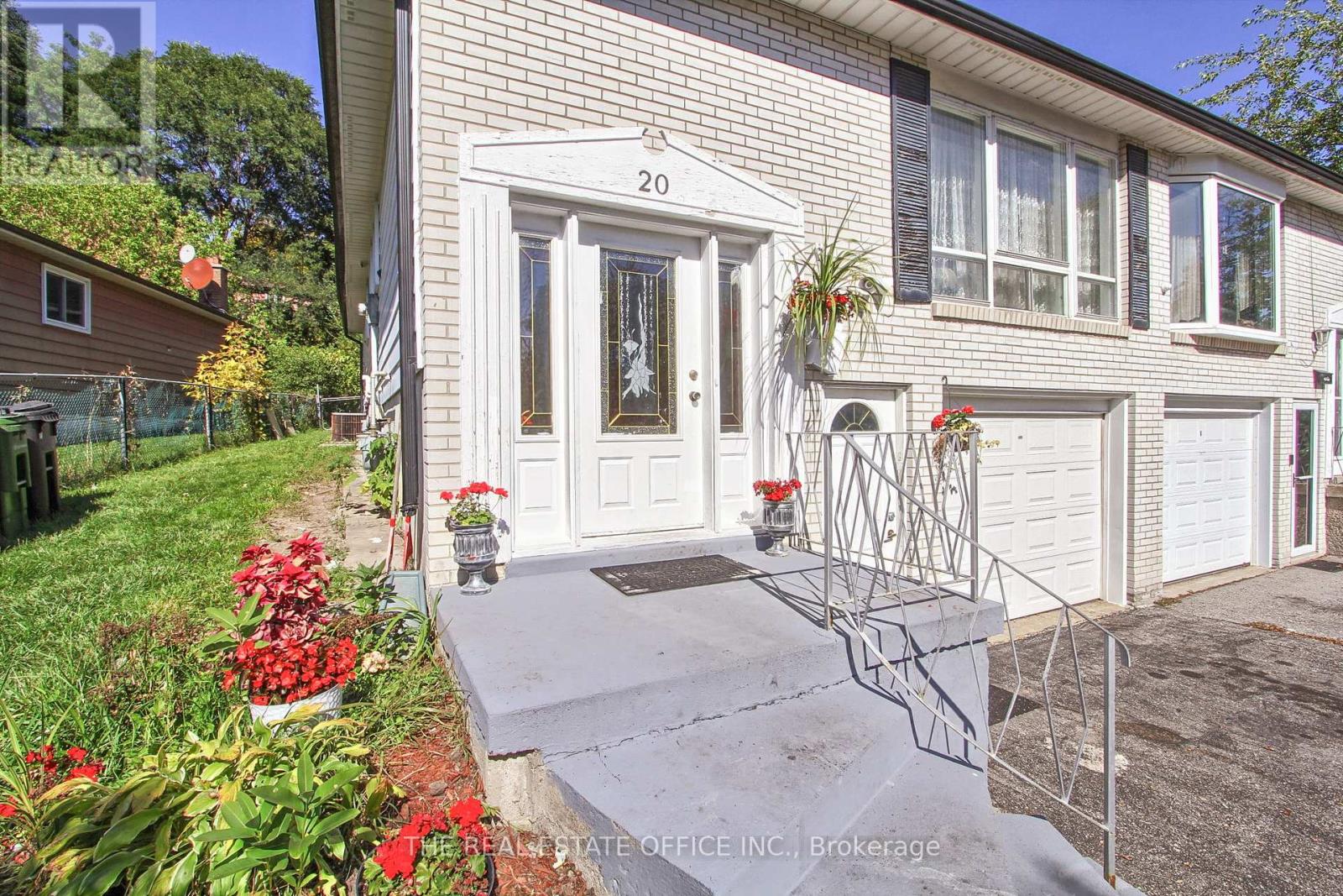 20 Yucatan Road, Toronto, Ontario  M2H 2K8 - Photo 2 - C12595776