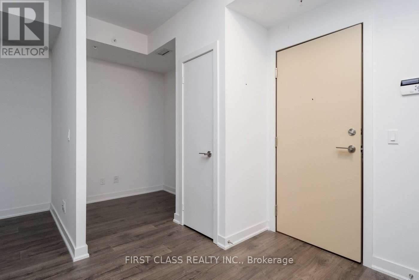 304 - 30 Nelson Street, Toronto, Ontario  M5V 0H5 - Photo 4 - C12595794