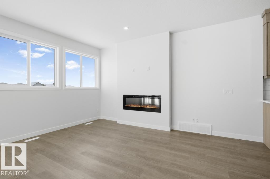 3725 Erlanger Dr Nw, Edmonton, Alberta  T6M 3G6 - Photo 5 - E4466922