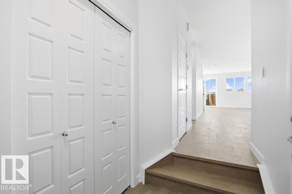 3725 Erlanger Dr Nw, Edmonton, Alberta  T6M 3G6 - Photo 2 - E4466922