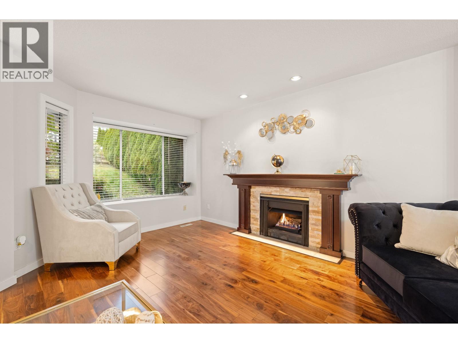 187 Warrick Street, Coquitlam, British Columbia  V3K 6C1 - Photo 4 - R3071631