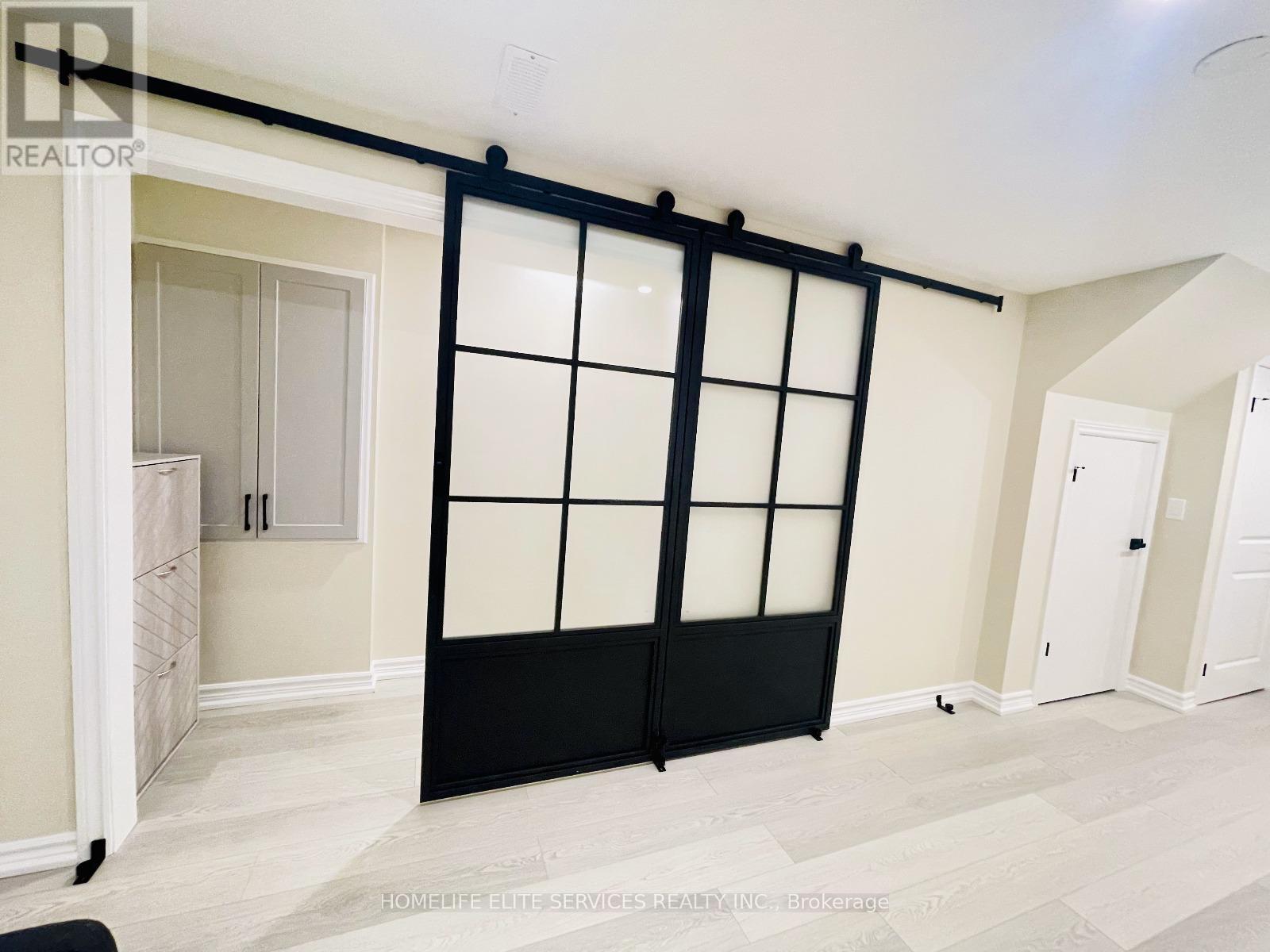 40 Stannardville Drive, Ajax, Ontario  L1T 0N9 - Photo 3 - E12595366