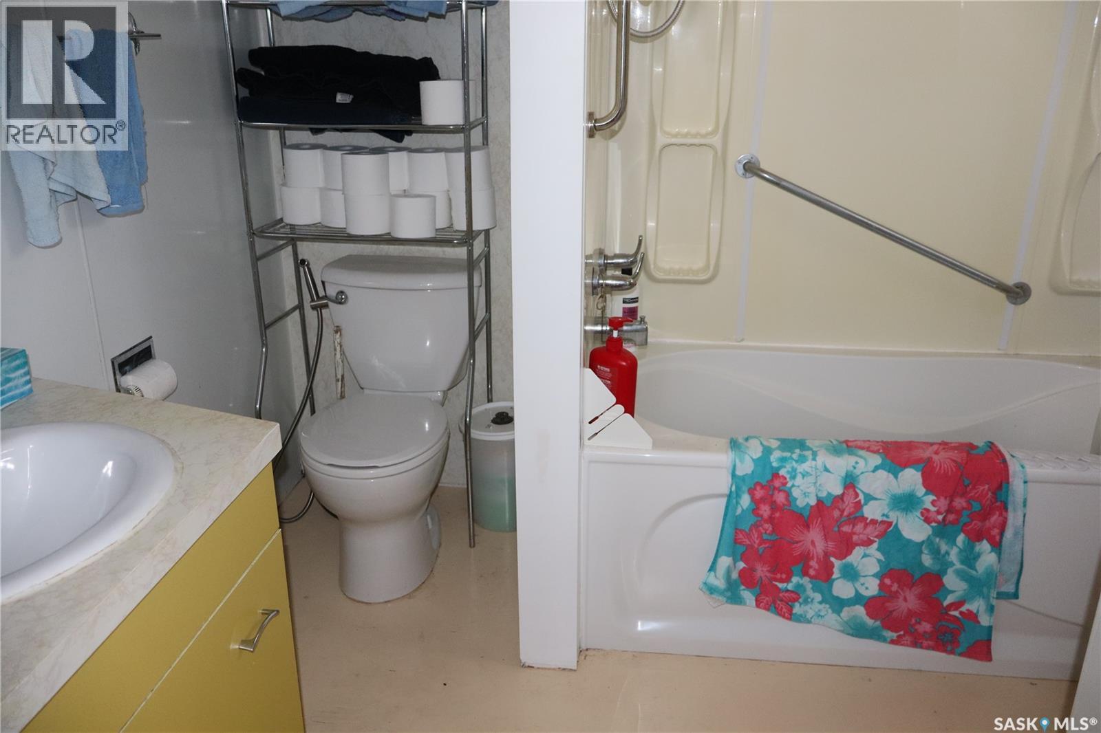 210 1st Avenue, Sutton Rm No. 103, Saskatchewan  S0H 1X0 - Photo 22 - SK025110