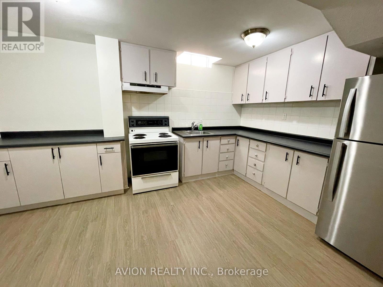 567 Millard Street, Whitchurch-Stouffville, Ontario  L4A 7Z3 - Photo 19 - N12595834