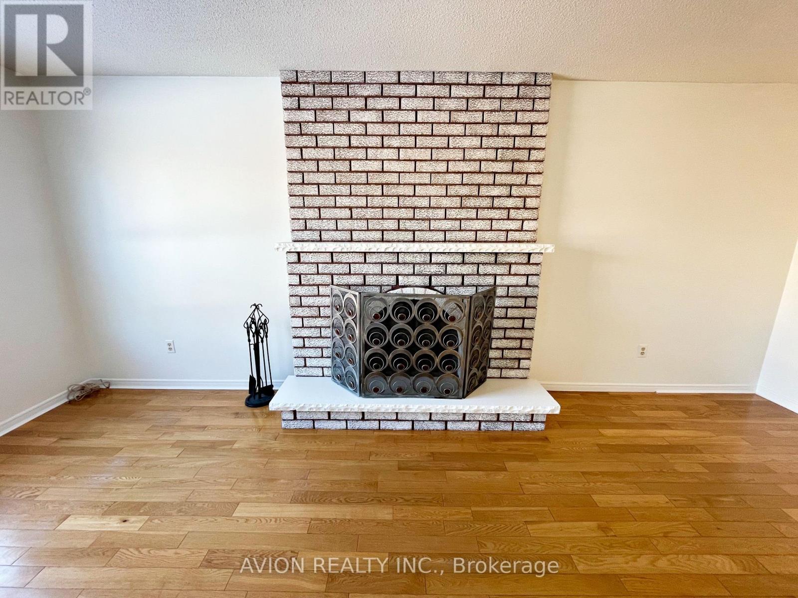 567 Millard Street, Whitchurch-Stouffville, Ontario  L4A 7Z3 - Photo 5 - N12595834