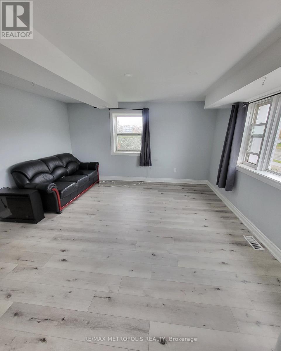 1 - 531 Essa Road, Barrie (Holly), Ontario  L4N 9E4 - Photo 4 - S12595832