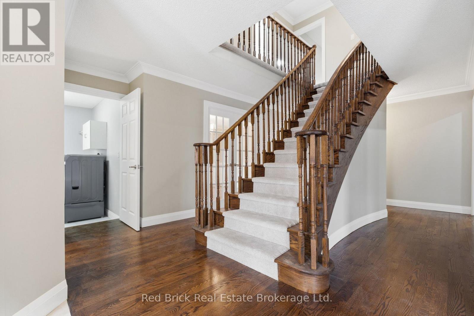 3980 Chadburn Crescent, Mississauga, Ontario  L5L 3X4 - Photo 4 - W12595946