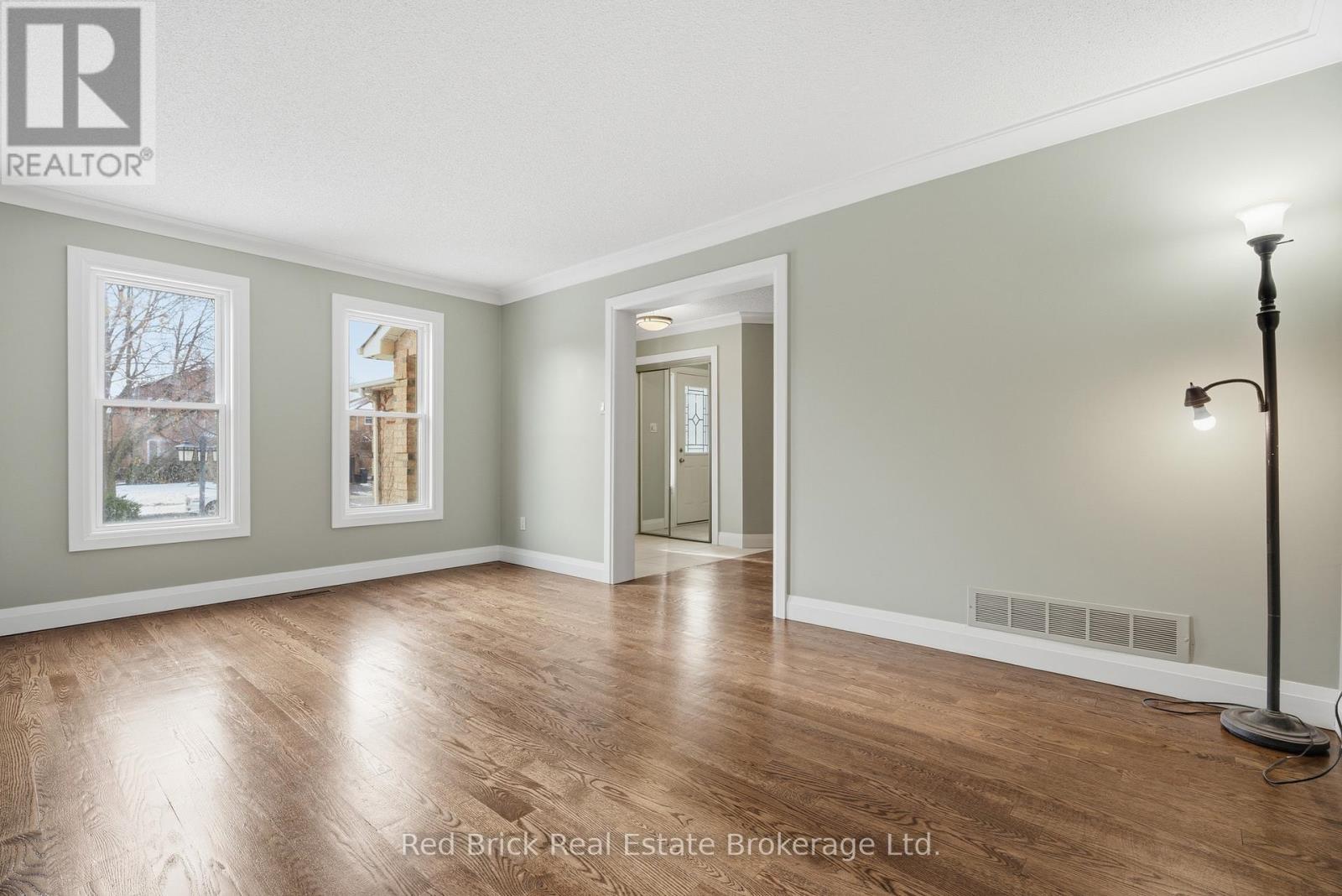 3980 Chadburn Crescent, Mississauga, Ontario  L5L 3X4 - Photo 6 - W12595946