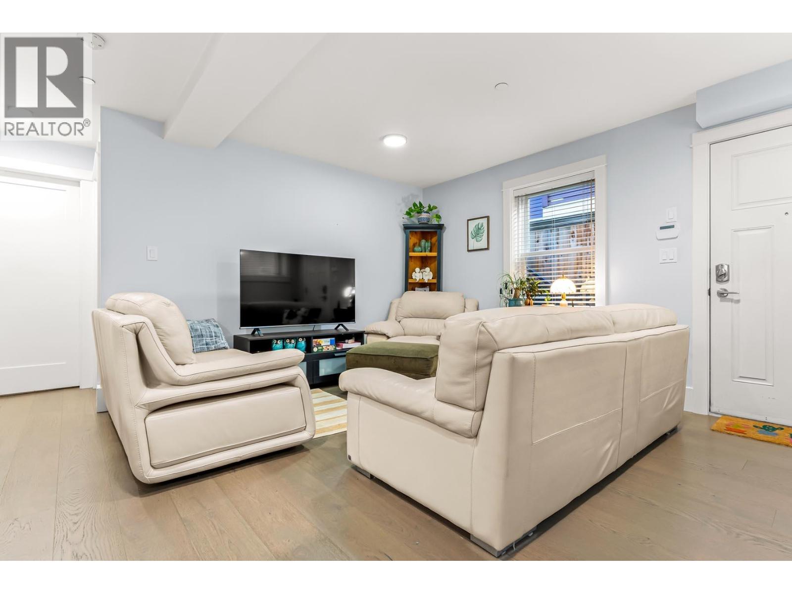 437 Vernon Drive, Vancouver, British Columbia  V6A 3N4 - Photo 26 - R3071420