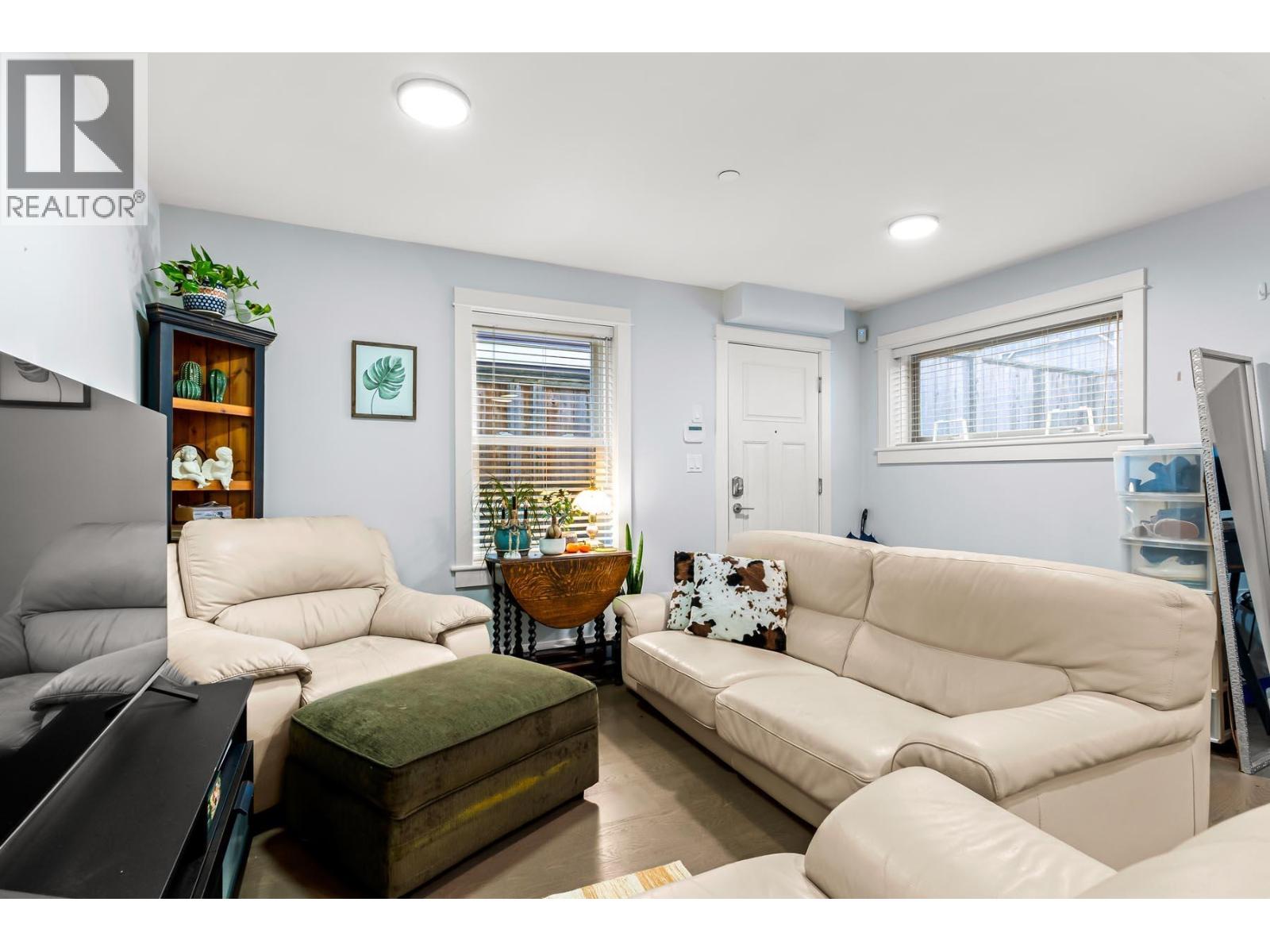 437 Vernon Drive, Vancouver, British Columbia  V6A 3N4 - Photo 25 - R3071420