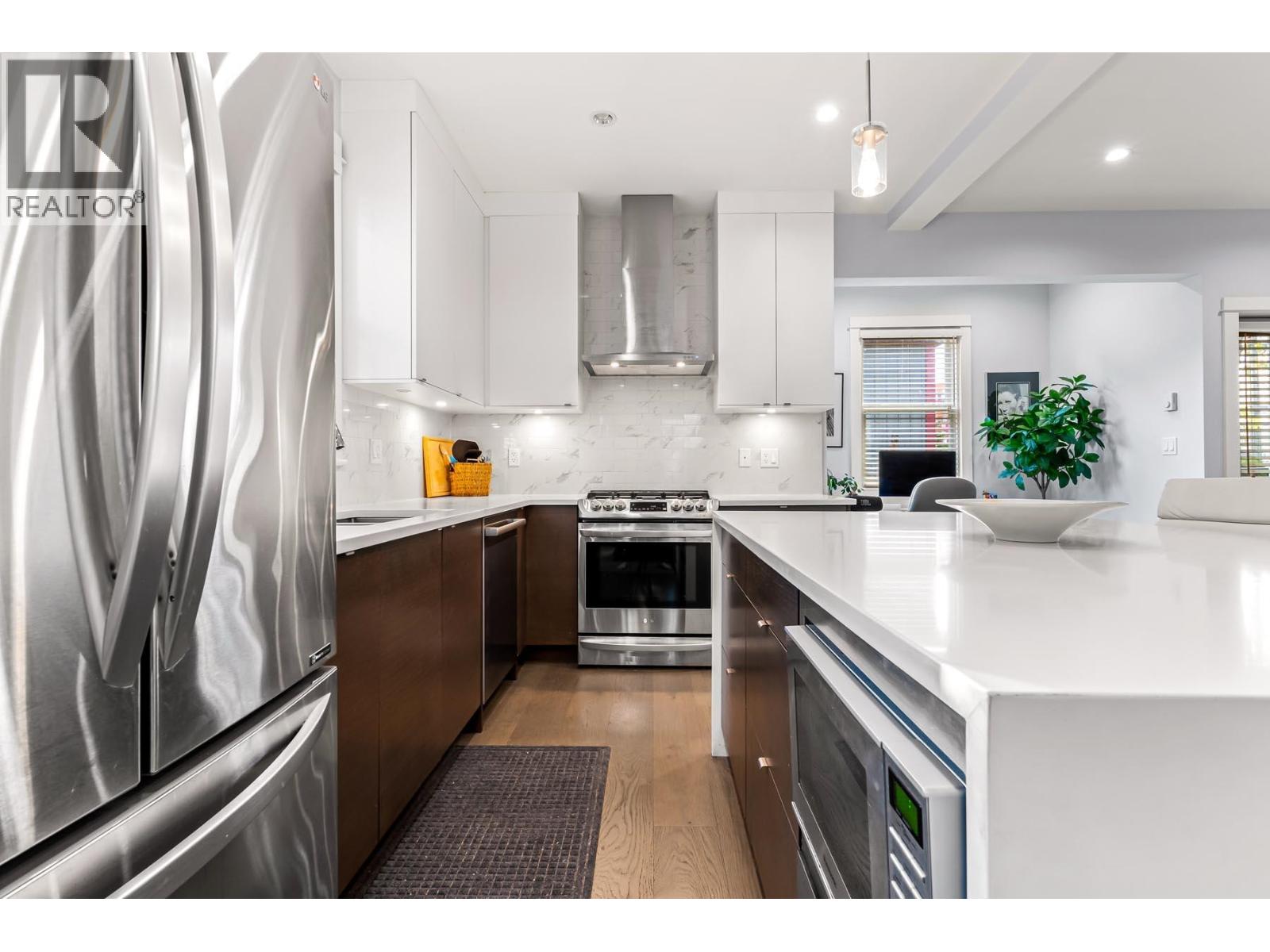 437 Vernon Drive, Vancouver, British Columbia  V6A 3N4 - Photo 7 - R3071420