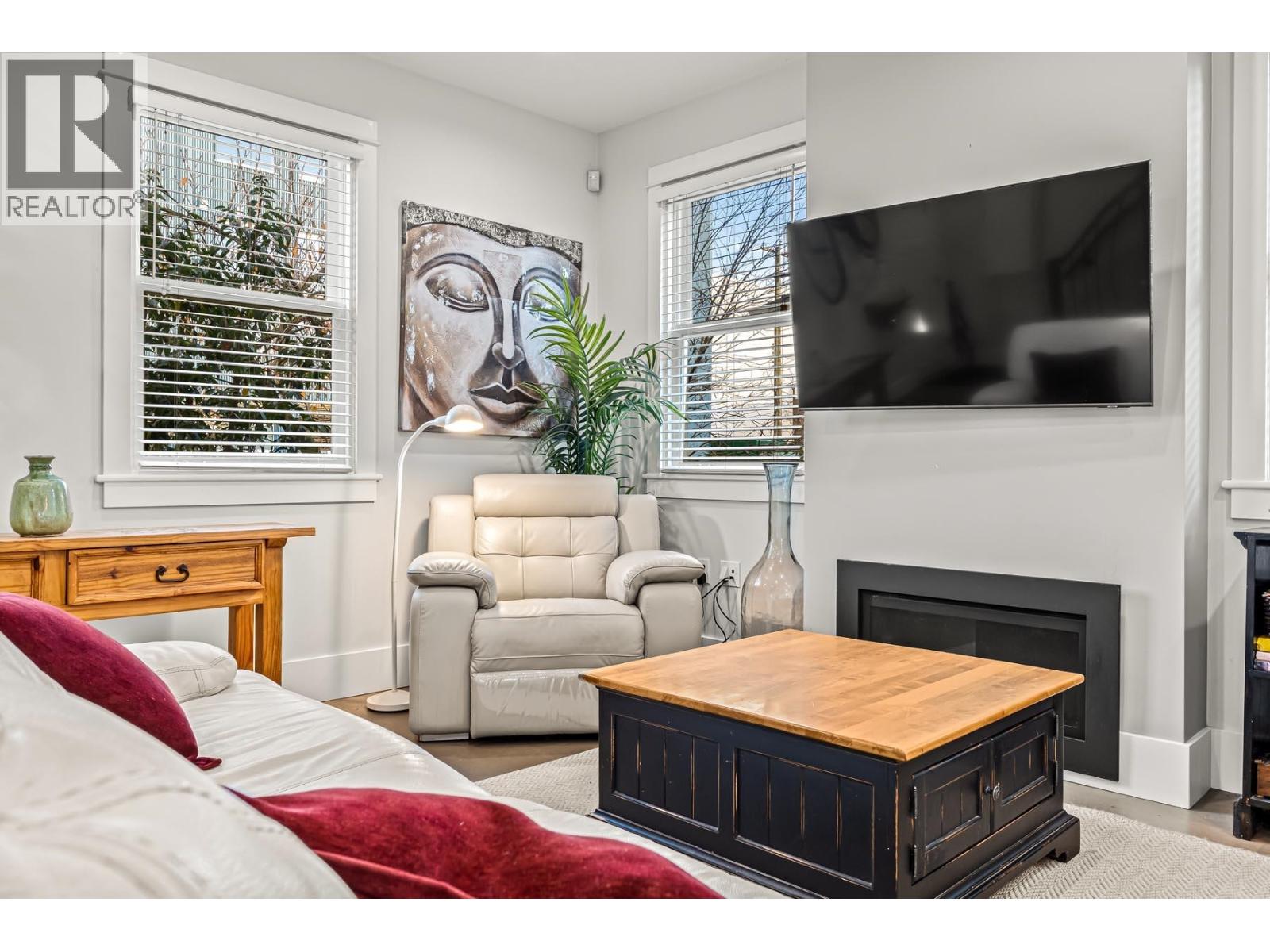 437 Vernon Drive, Vancouver, British Columbia  V6A 3N4 - Photo 10 - R3071420