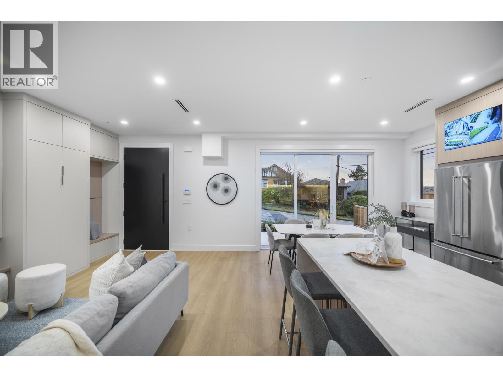 1 3623 Triumph Street, Vancouver, British Columbia  V5K 1V4 - Photo 4 - R3071514