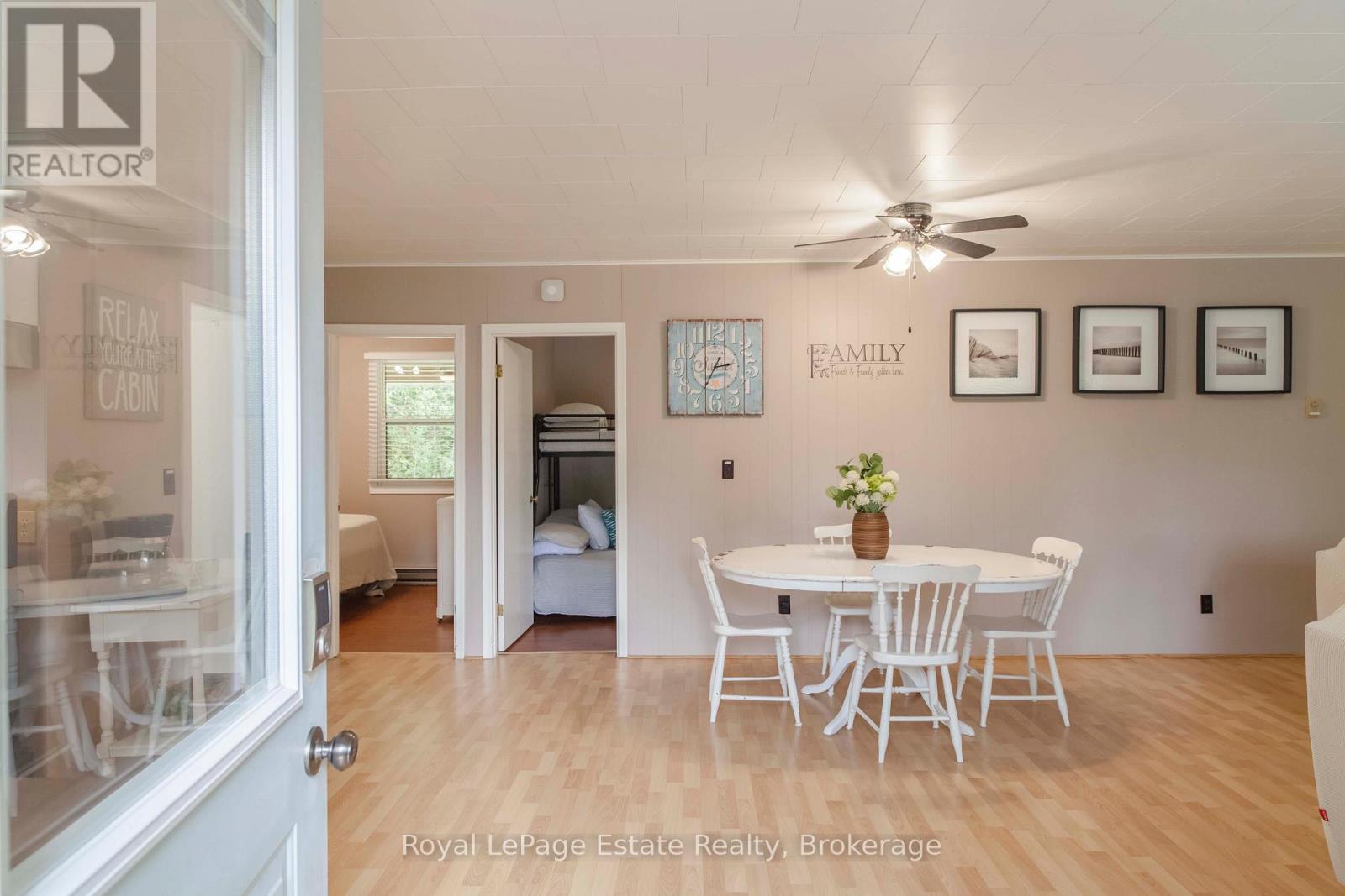 407 Huron Avenue, South Bruce Peninsula, Ontario  N0H 2G0 - Photo 11 - X12595930