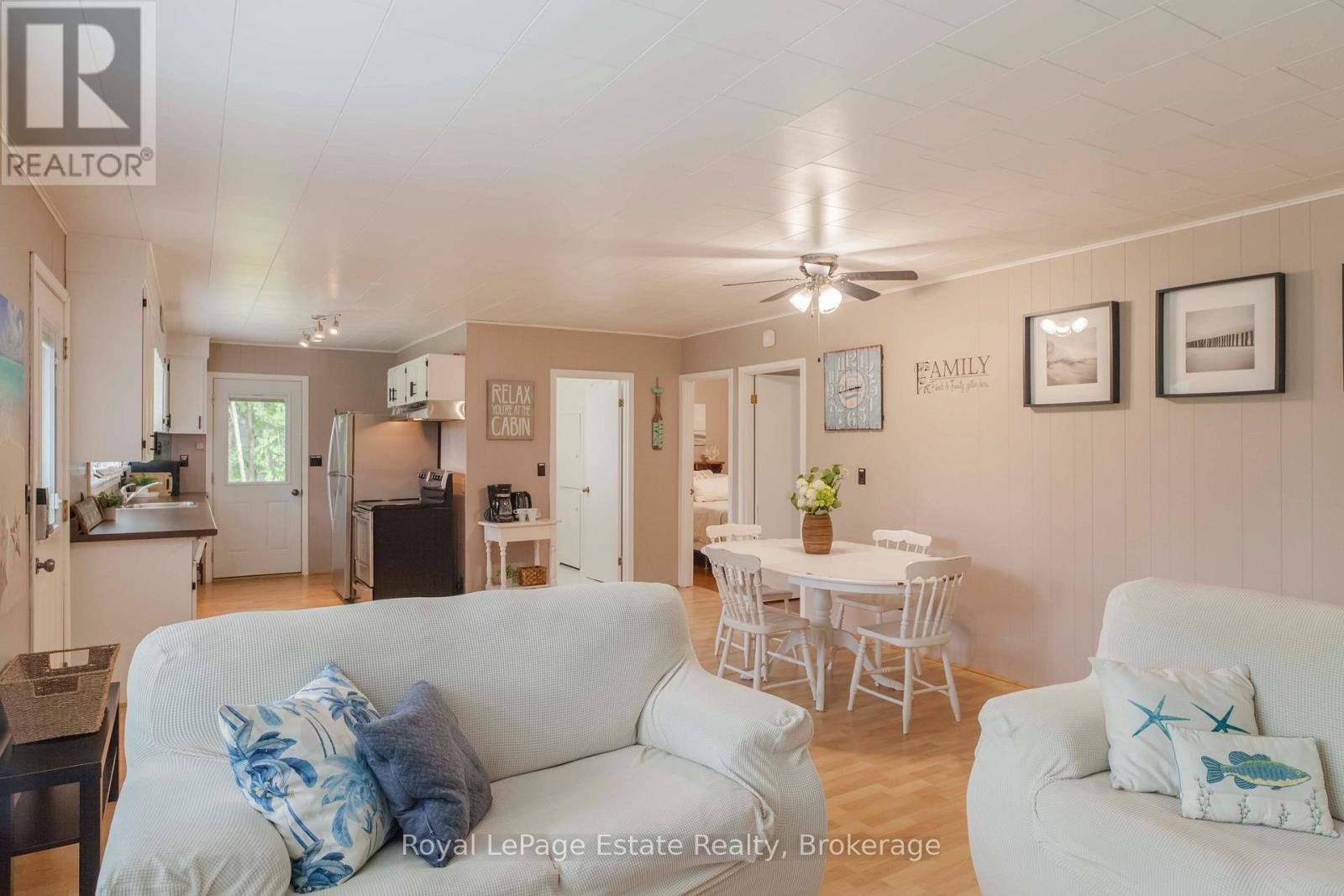 407 Huron Avenue, South Bruce Peninsula, Ontario  N0H 2G0 - Photo 21 - X12595930