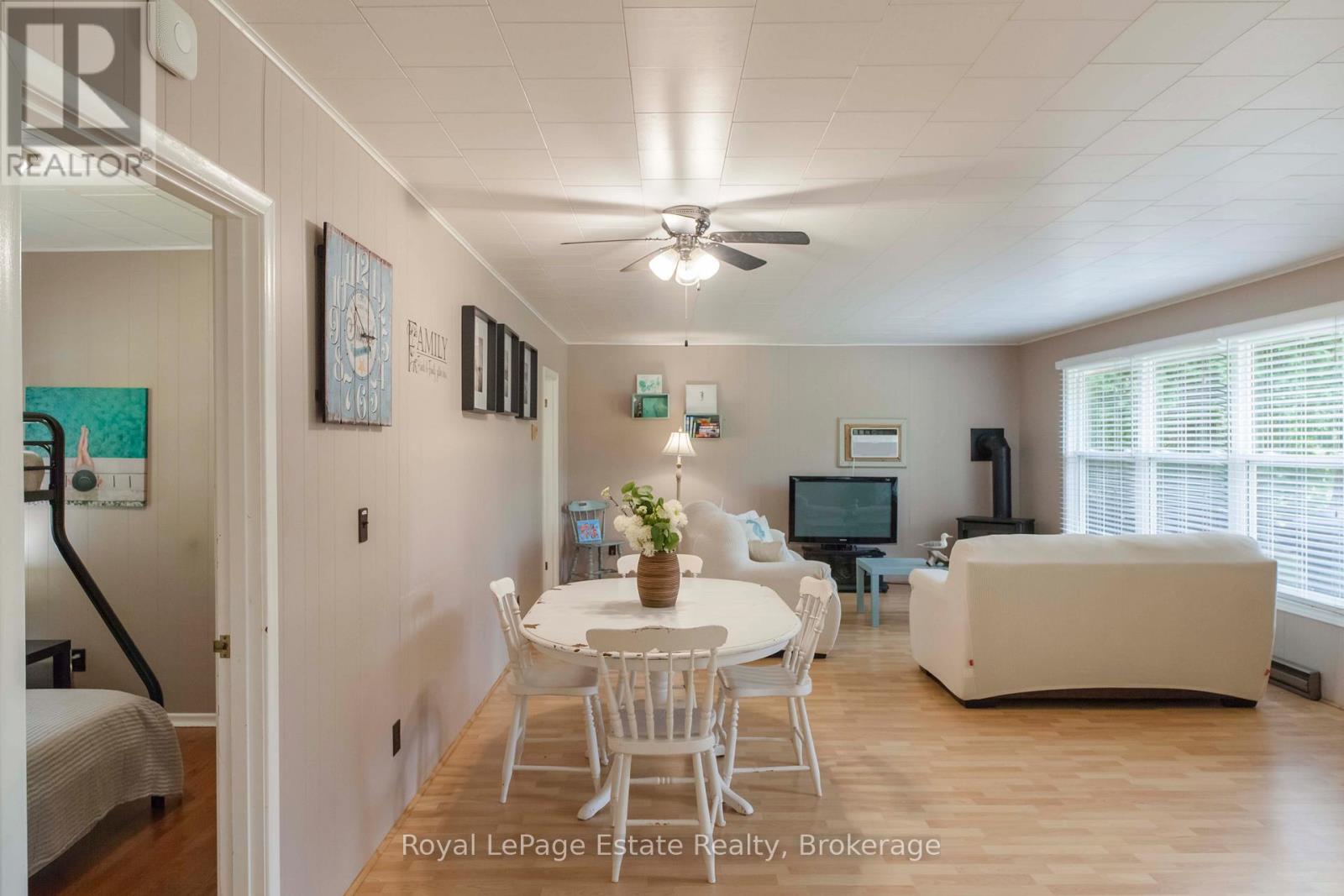 407 Huron Avenue, South Bruce Peninsula, Ontario  N0H 2G0 - Photo 28 - X12595930