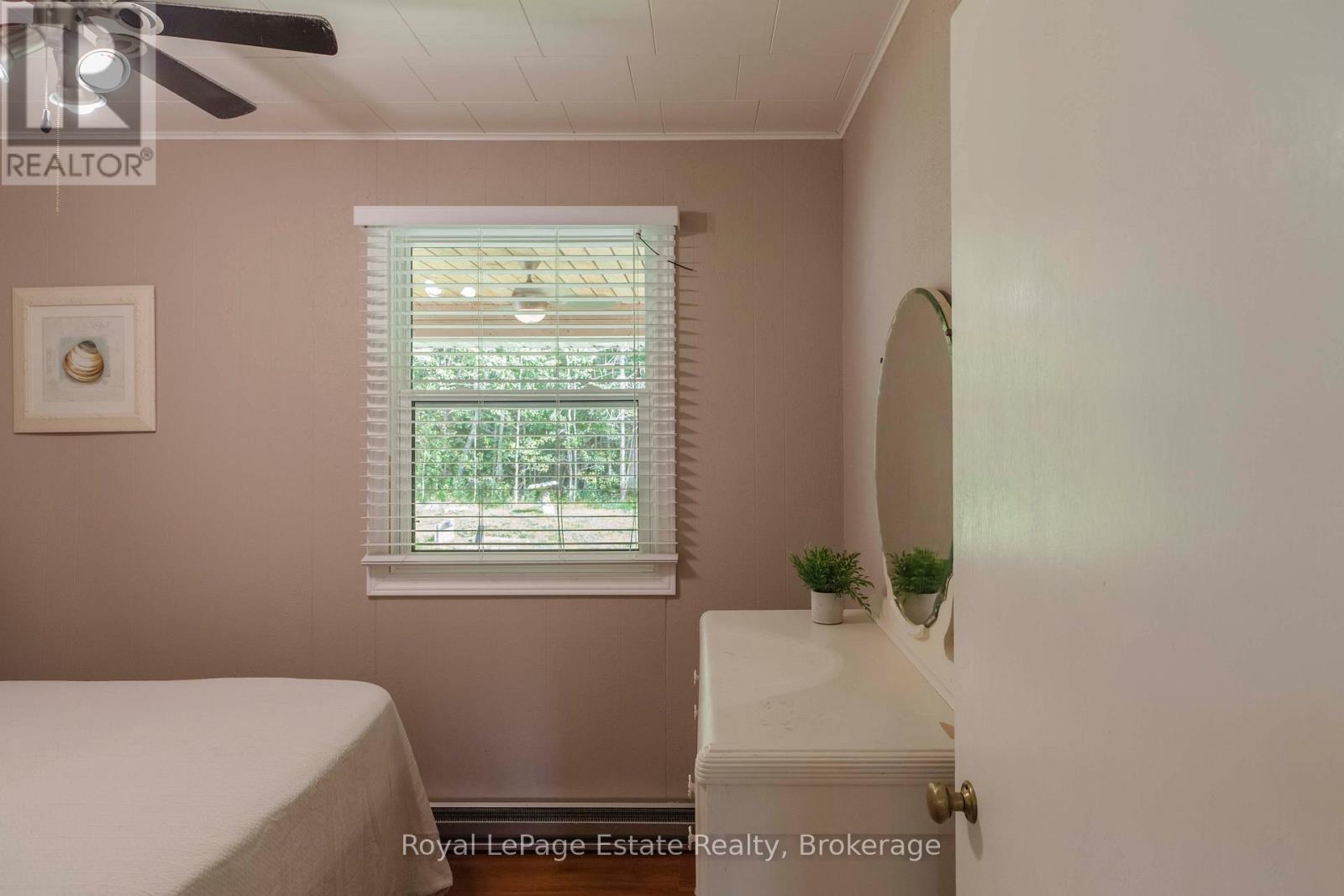 407 Huron Avenue, South Bruce Peninsula, Ontario  N0H 2G0 - Photo 29 - X12595930