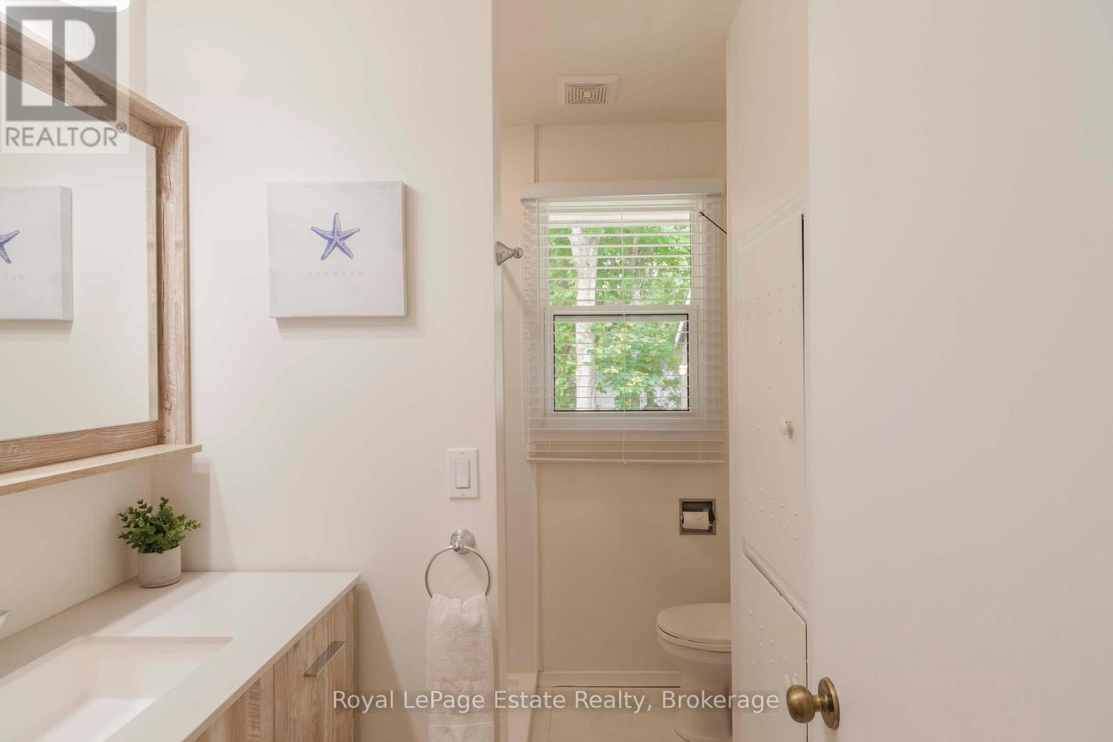 407 Huron Avenue, South Bruce Peninsula, Ontario  N0H 2G0 - Photo 31 - X12595930