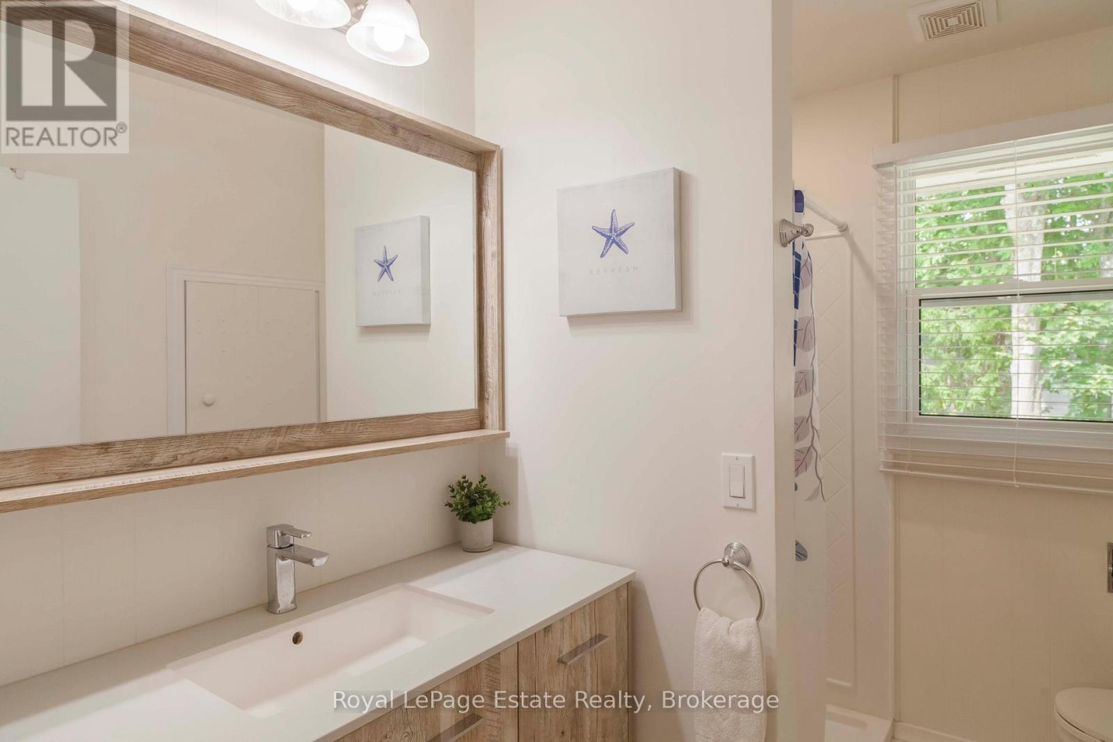 407 Huron Avenue, South Bruce Peninsula, Ontario  N0H 2G0 - Photo 32 - X12595930