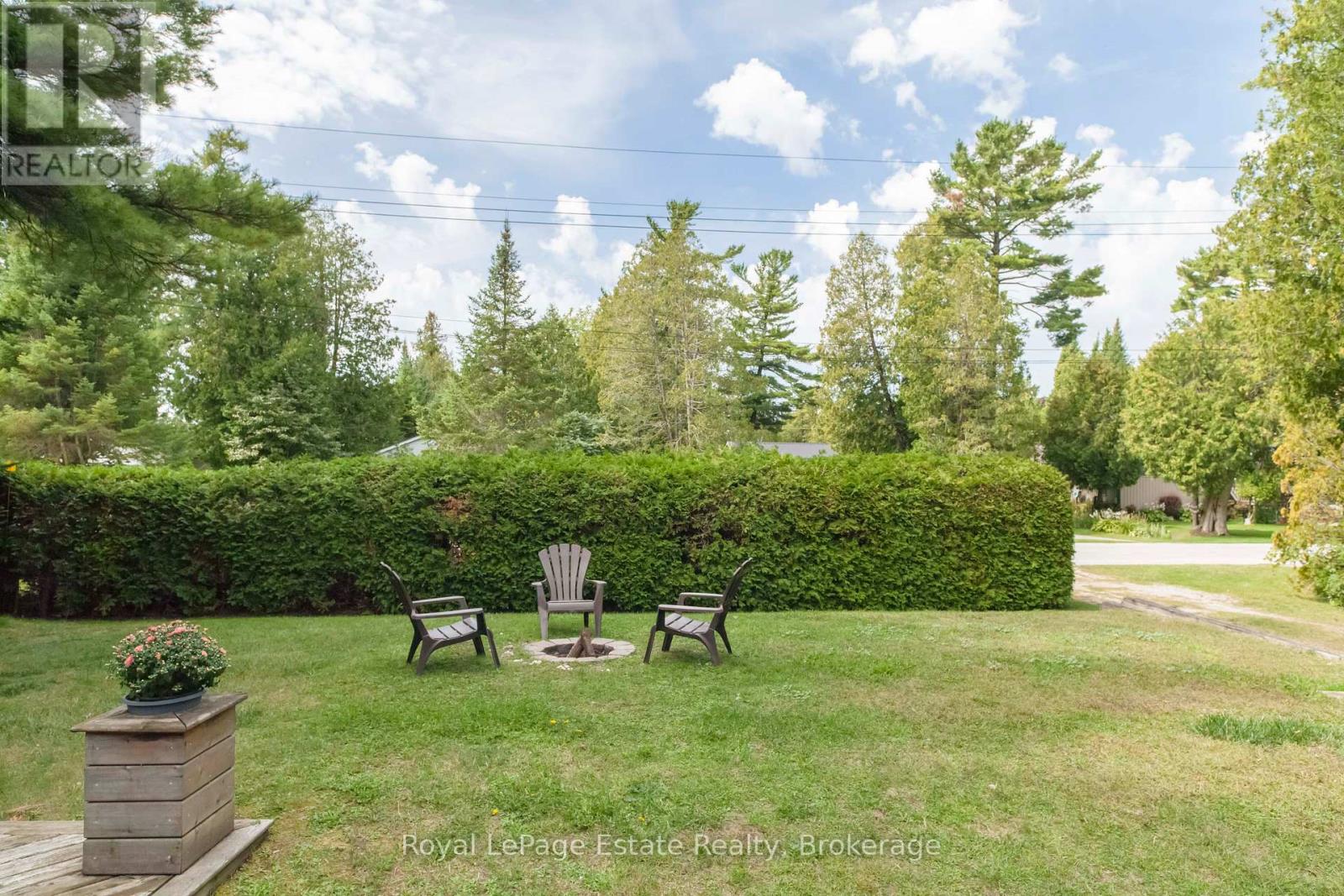 407 Huron Avenue, South Bruce Peninsula, Ontario  N0H 2G0 - Photo 38 - X12595930