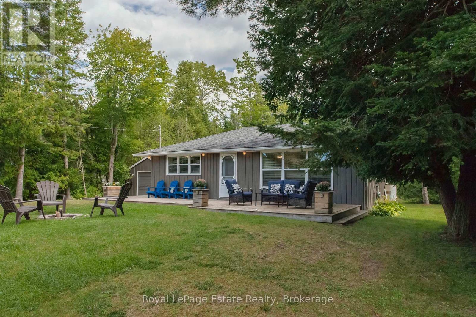 407 Huron Avenue, South Bruce Peninsula, Ontario  N0H 2G0 - Photo 4 - X12595930