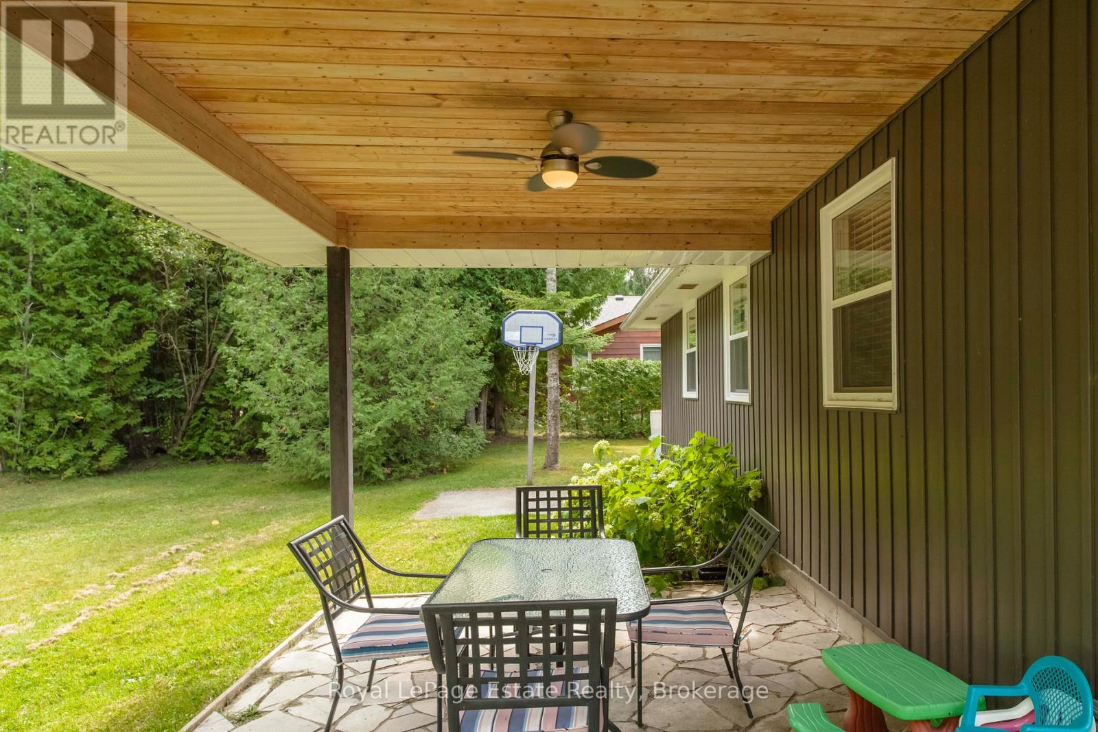 407 Huron Avenue, South Bruce Peninsula, Ontario  N0H 2G0 - Photo 46 - X12595930